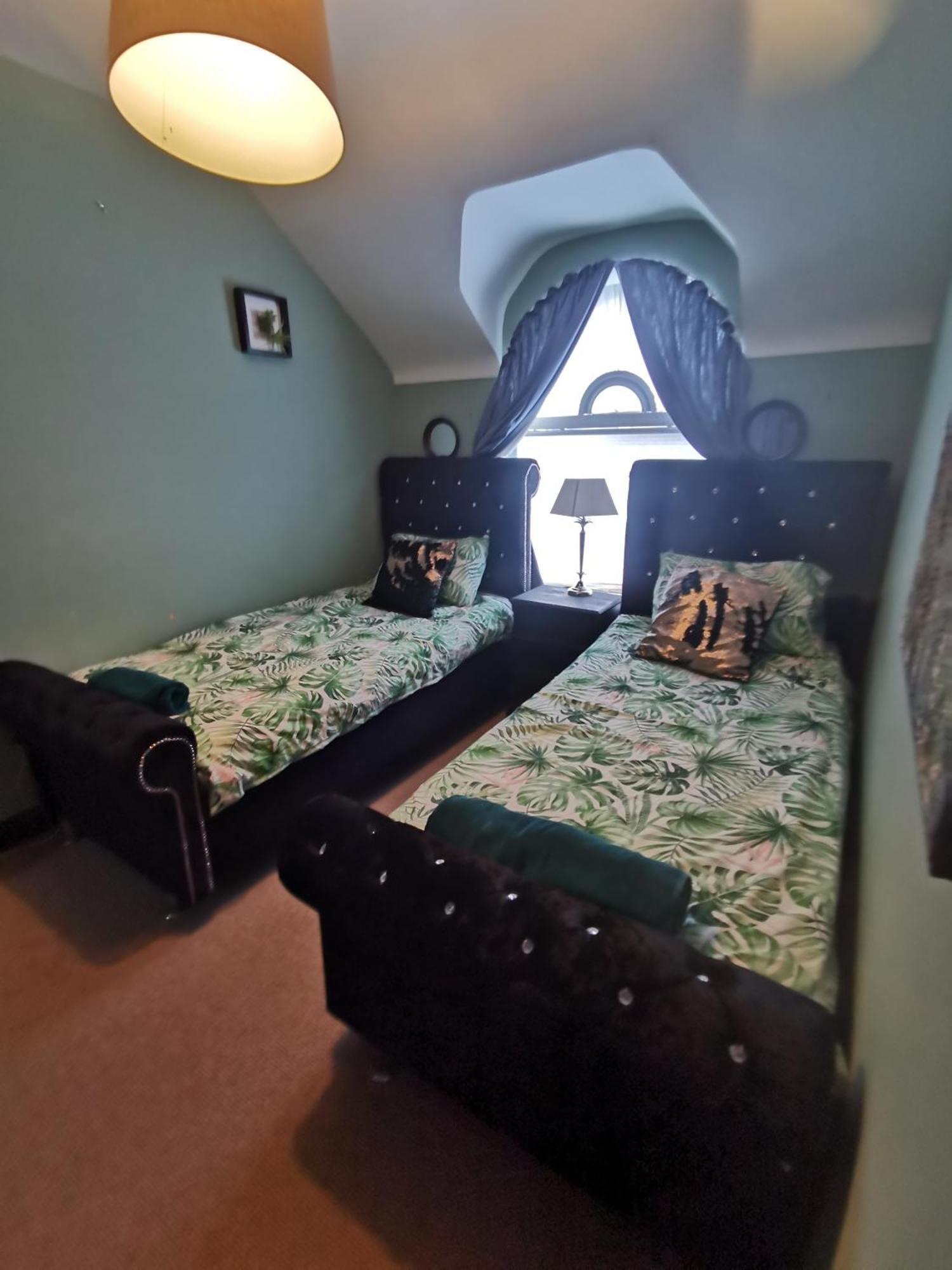 Palm Cove Bundoran Luxurious Sea View Balcony Free Wifi Netflix Sleeps 5 아파트 외부 사진