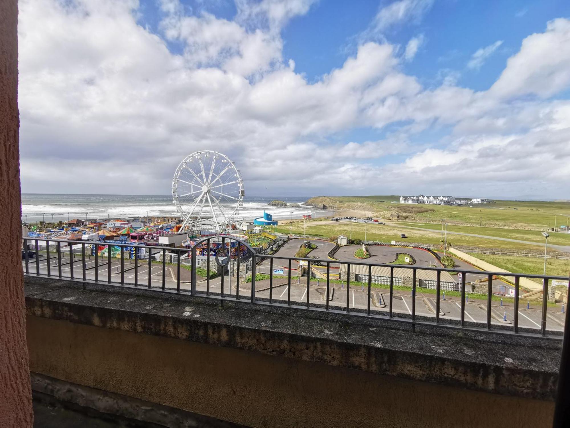 Palm Cove Bundoran Luxurious Sea View Balcony Free Wifi Netflix Sleeps 5 아파트 외부 사진